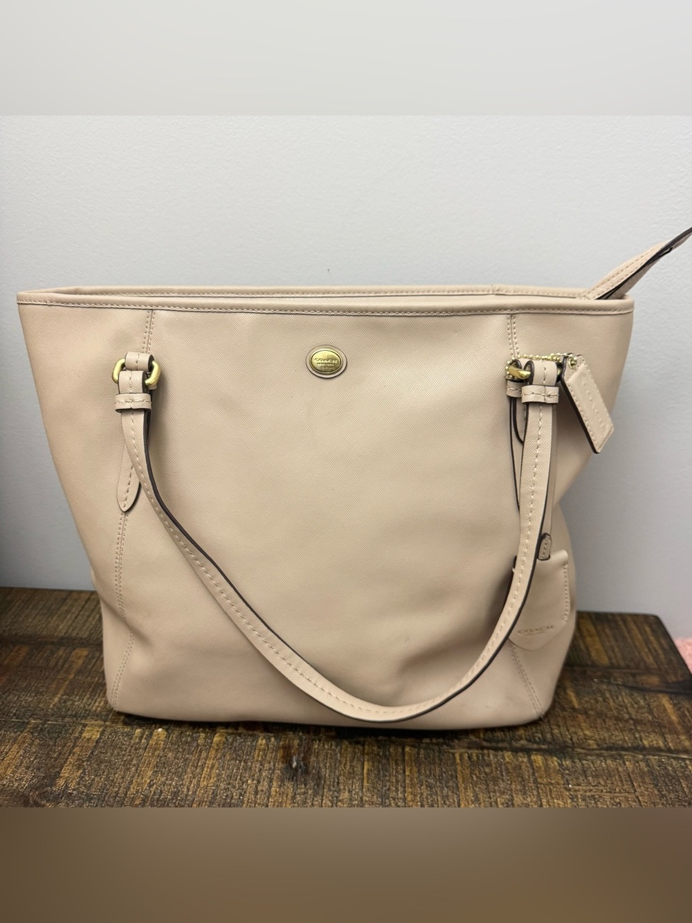 Coach Peyton Leather Zip Top Tote F27349
Brass/Sand bag - Picture 2 of 11